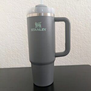 Stanley Quencher 30oz FlowState Tumbler – Gray Charcoal, New in Box